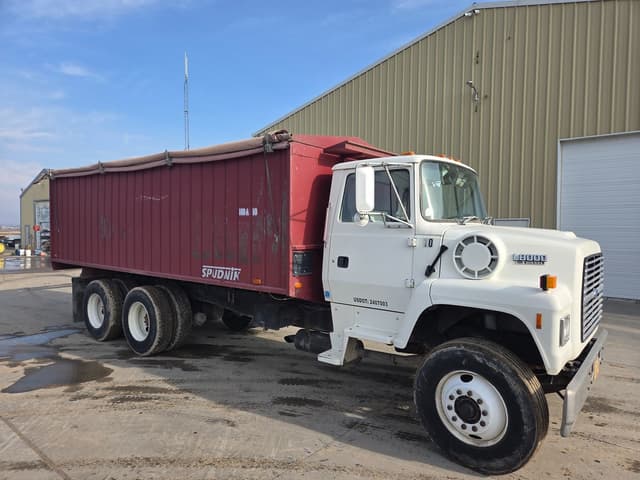 Image of Ford F-8000 equipment image 1