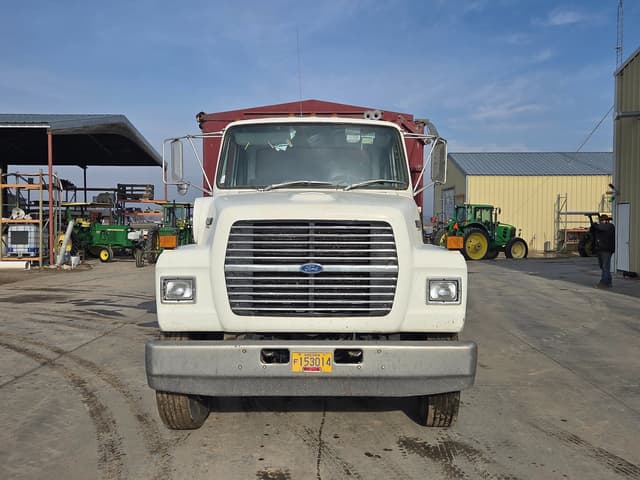 Image of Ford F-8000 equipment image 2