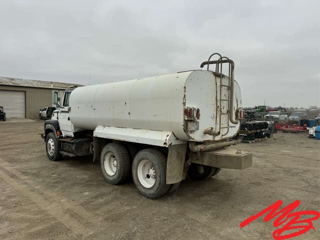 Image of Ford Aeromax L9000 equipment image 3