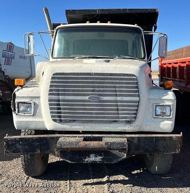 Image of Ford L7000 equipment image 1