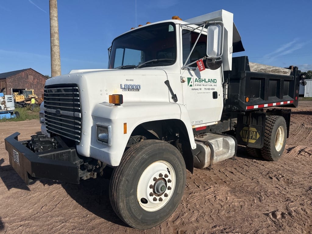 Main image Ford L8000