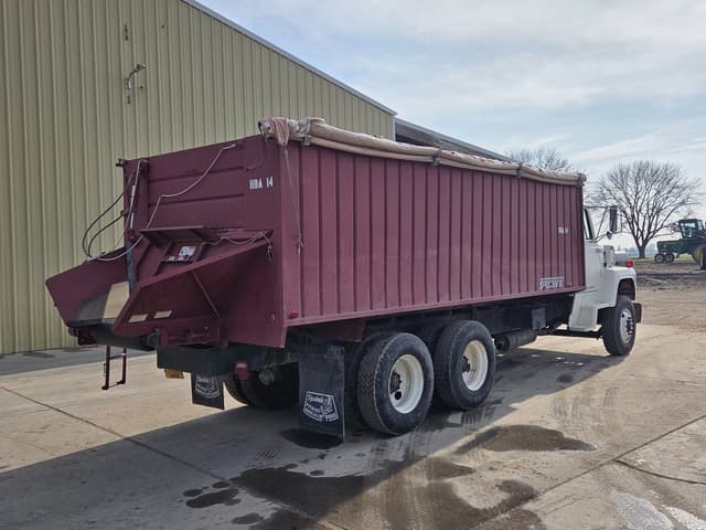 Image of Ford F-8000 equipment image 3