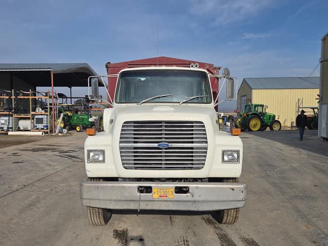 Image of Ford F-8000 equipment image 2