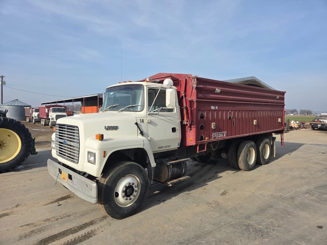 Image of Ford F-8000 Primary image