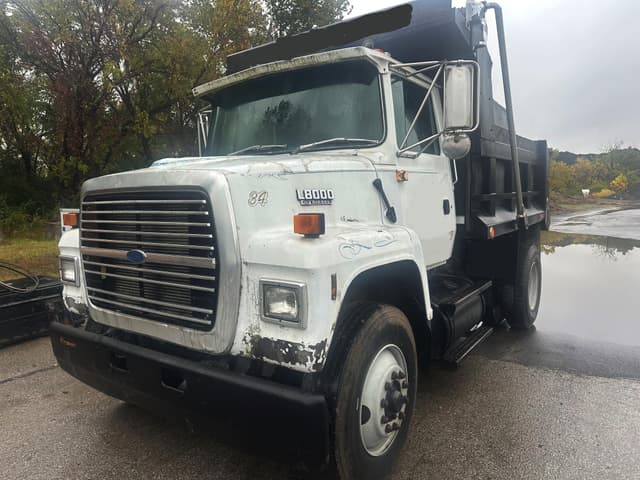 Image of Ford L8000 equipment image 1