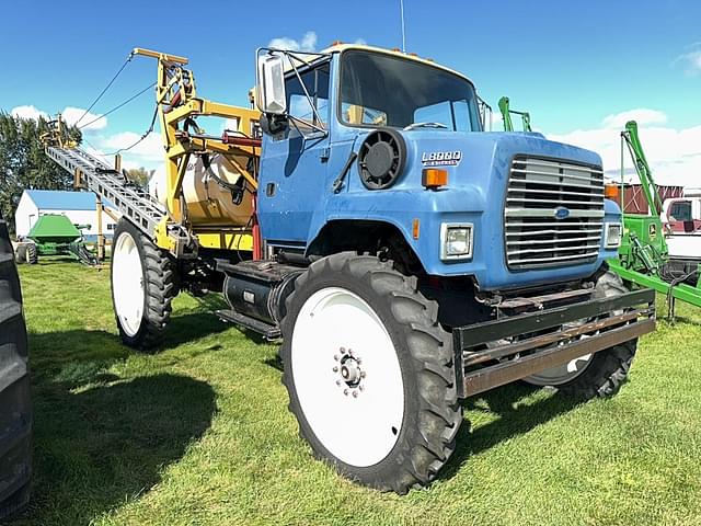 Image of Ford L8000 equipment image 1