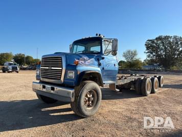 Main image Ford L8000