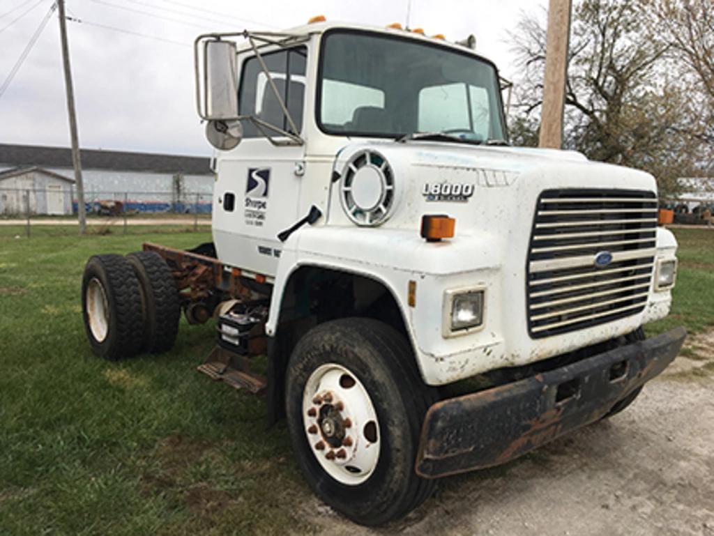 Main image Ford L8000