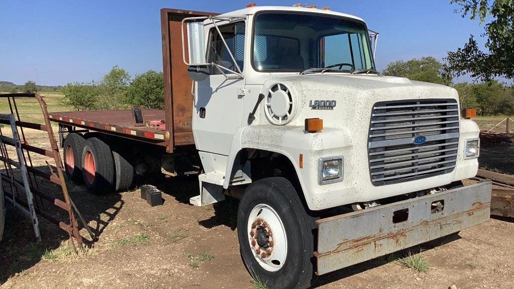Main image Ford L8000