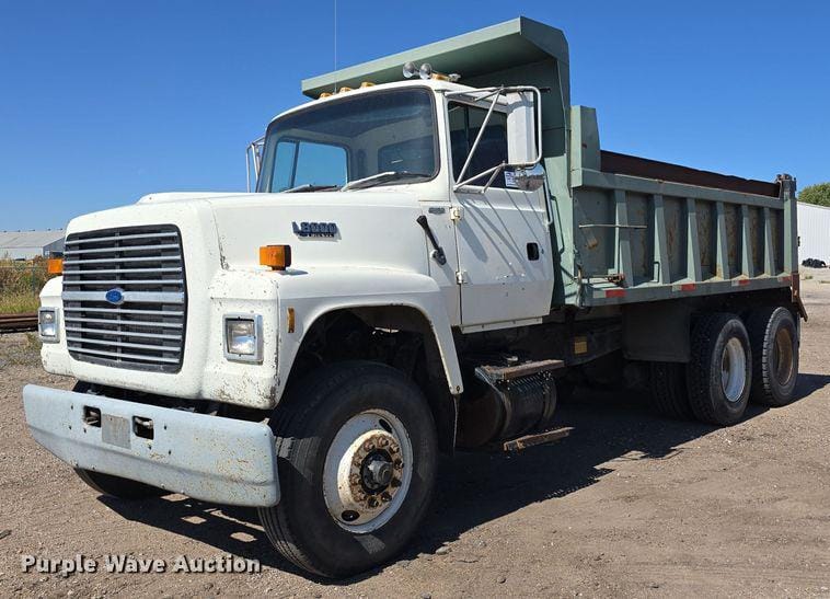 Main image Ford L8000