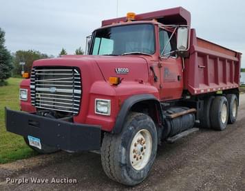 Main image Ford L8000