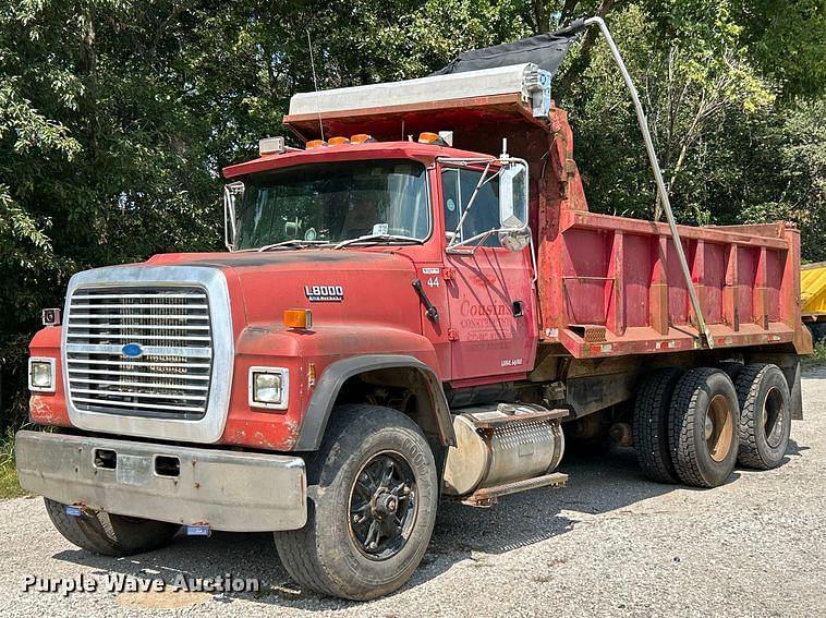 Image of Ford L8000 Primary image