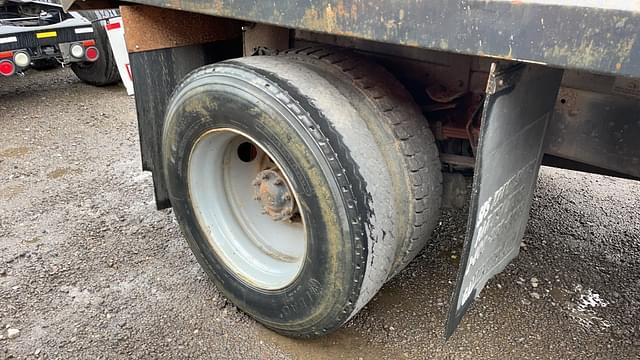 Image of Ford L8000 equipment image 4