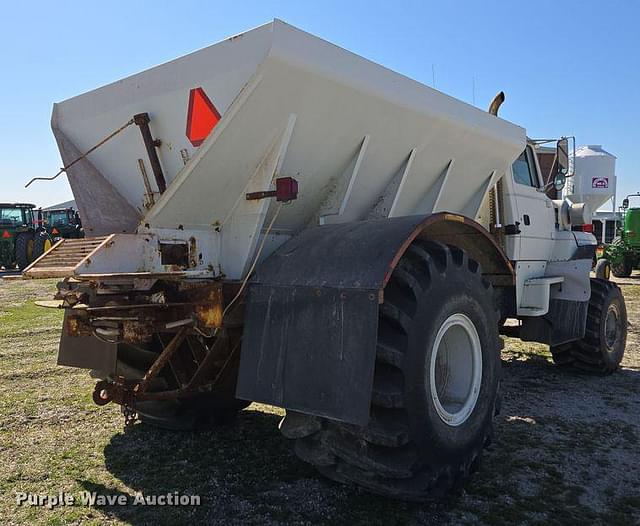 Image of Ford L8000 equipment image 4
