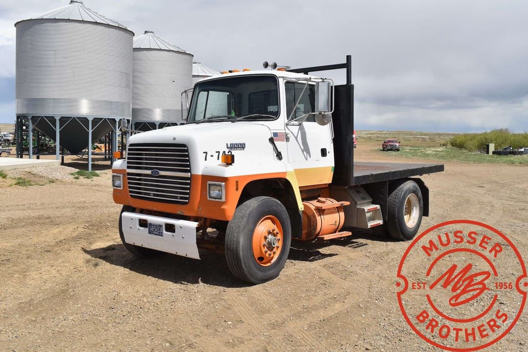 Image of Ford L8000 Primary image