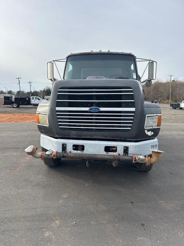 Image of Ford L9000 equipment image 1