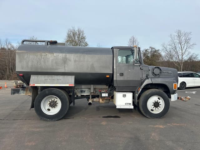 Image of Ford L9000 equipment image 4