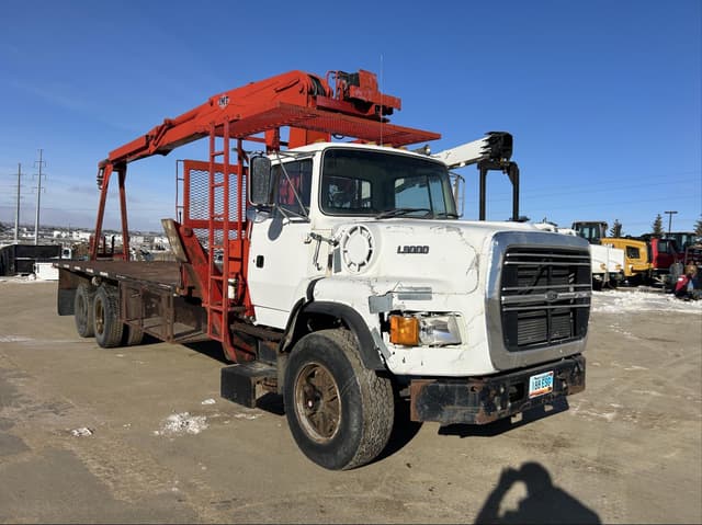 Image of Ford L9000 equipment image 2