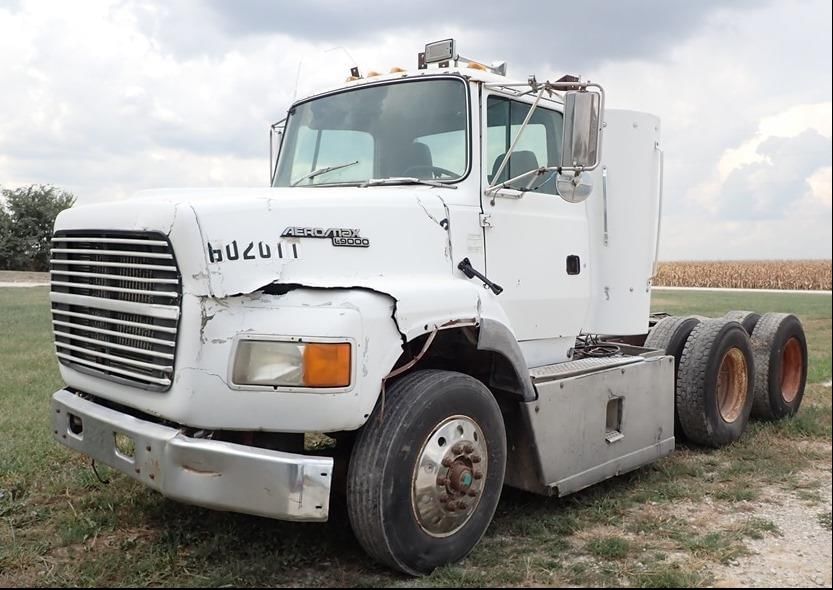 1994 Ford L9000 Equipment Image0