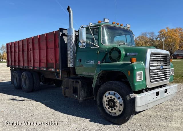 Image of Ford L9000 equipment image 2