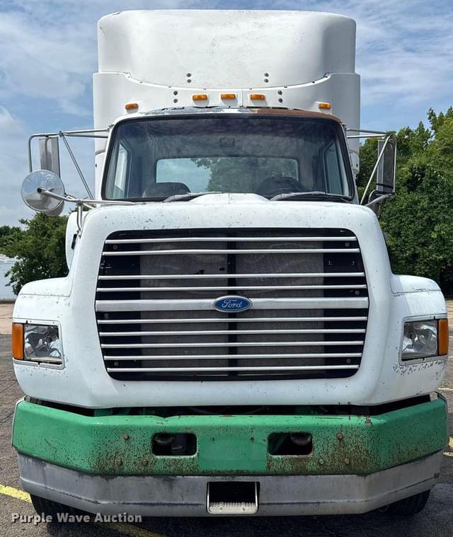Image of Ford L9000 equipment image 1