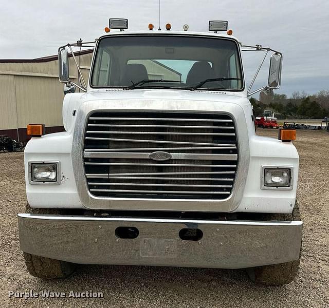 Image of Ford L9000 equipment image 1