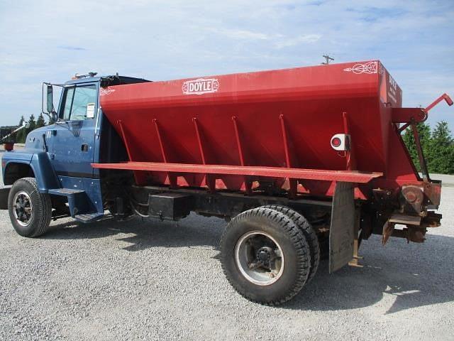 Image of Ford L7000 equipment image 4