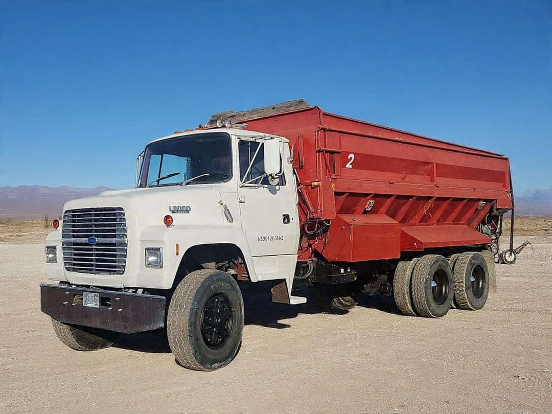 Image of Ford L8000 Primary image