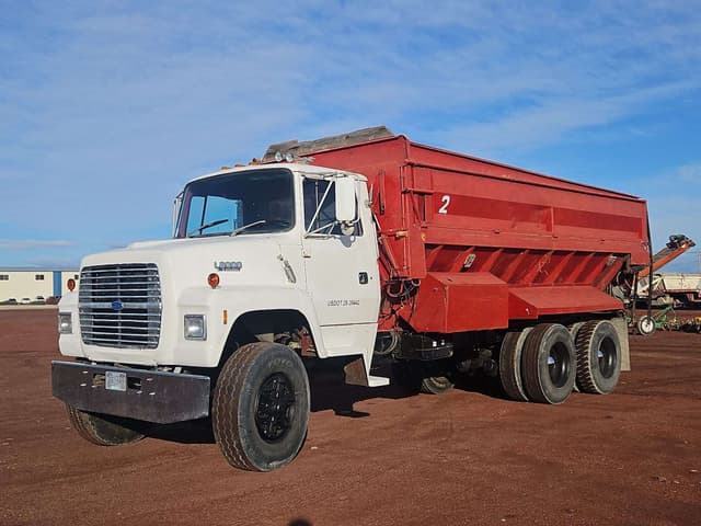 Image of Ford L8000 equipment image 1