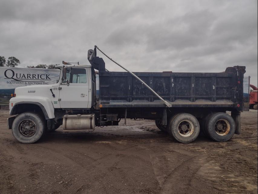 Image of Ford LT9000 Primary image