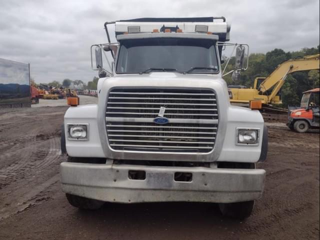 Image of Ford LT9000 equipment image 1