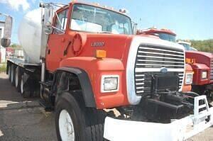 Image of Ford LT9000 equipment image 2