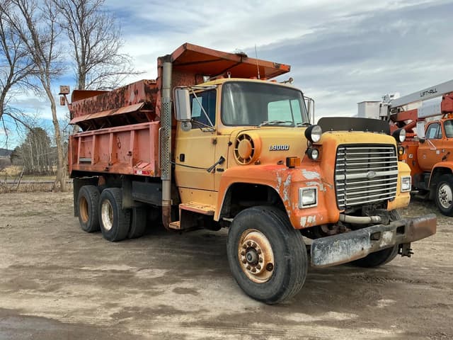 Image of Ford LT9000 equipment image 2