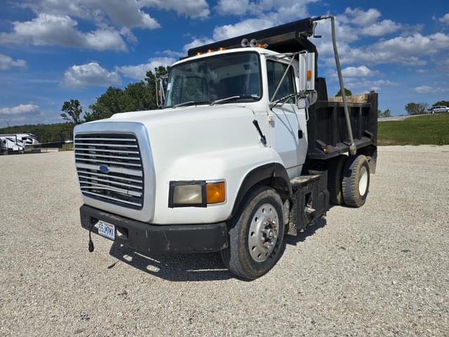 Image of Ford F-9000 equipment image 1