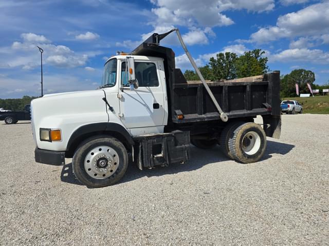 Image of Ford F-9000 equipment image 4