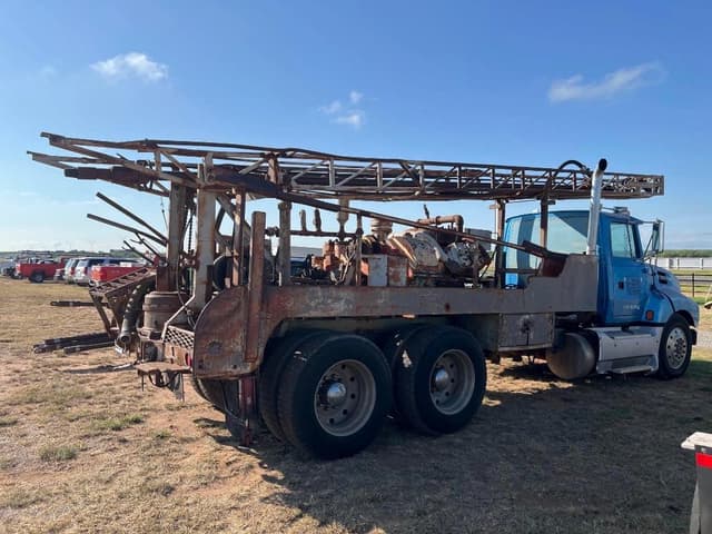 Image of Ford LTLA9000 equipment image 3