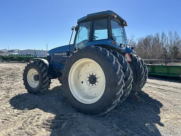 Image of New Holland 8870 equipment image 2