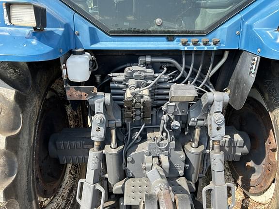 Image of New Holland 8970 equipment image 4