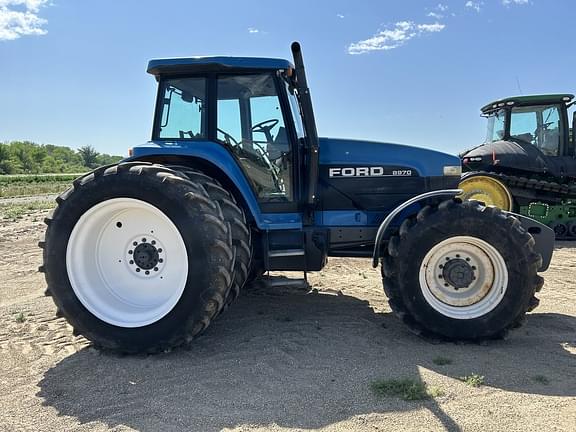 Image of New Holland 8970 equipment image 1