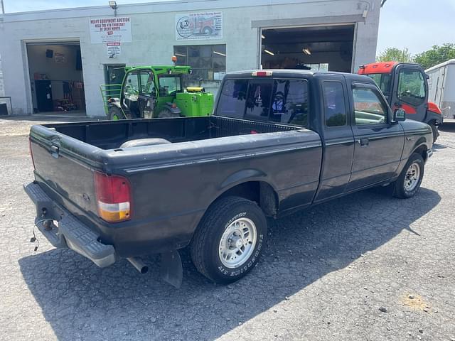 Image of Ford Ranger XLT equipment image 3