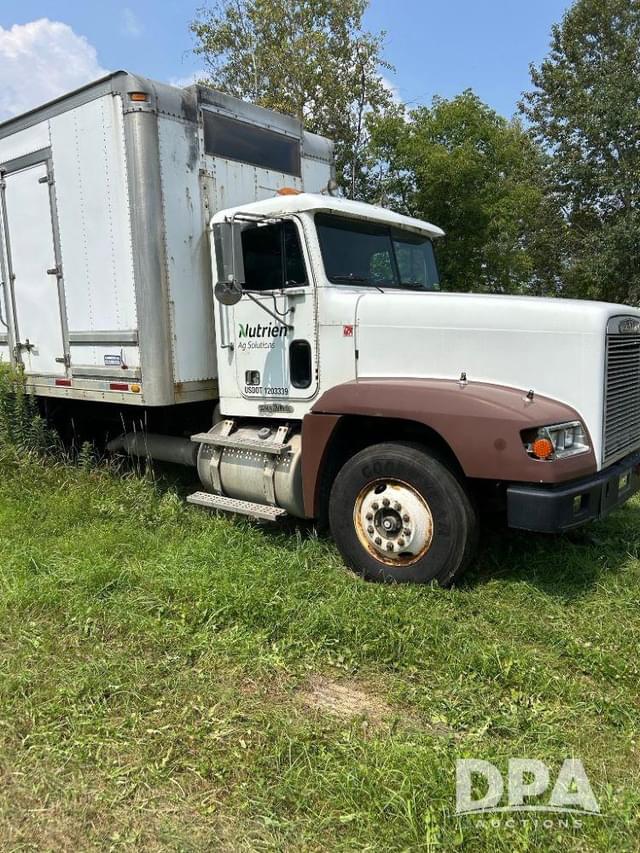 Image of Freightliner Cascadia equipment image 3