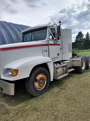 1994 Freightliner FL120 Image