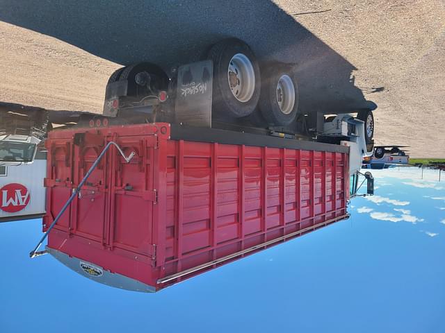 Image of Freightliner FL106 equipment image 3