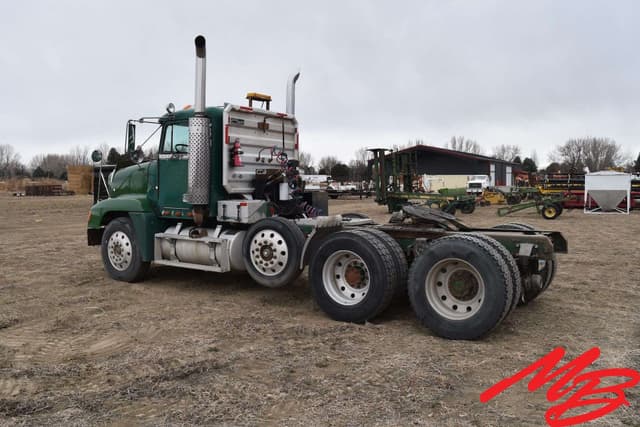 Image of Freightliner FLB equipment image 3