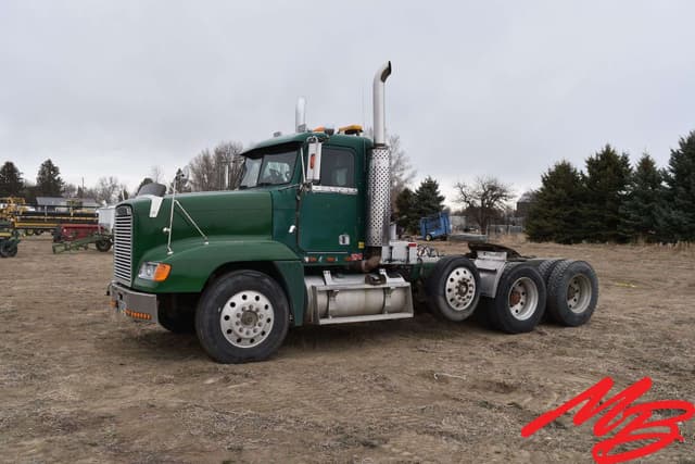 Image of Freightliner FLB equipment image 1