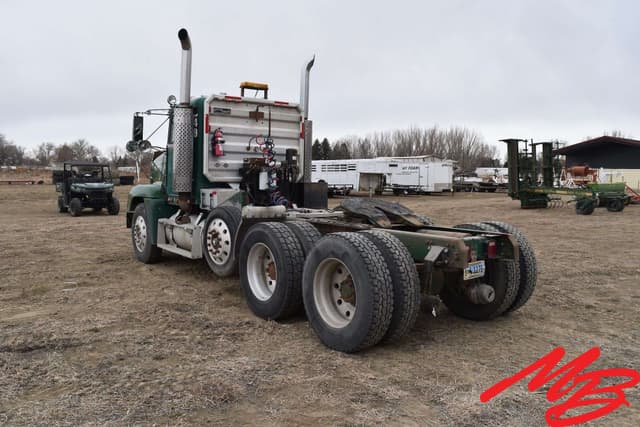 Image of Freightliner FLB equipment image 4