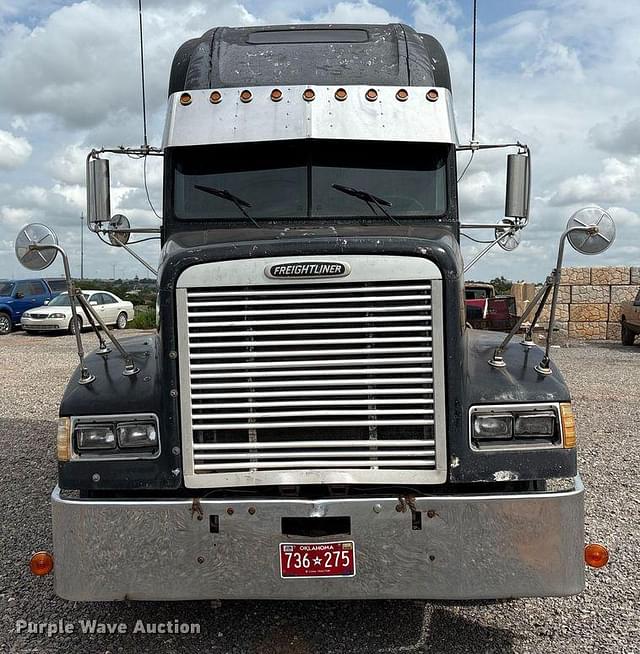 Image of Freightliner FLD equipment image 1