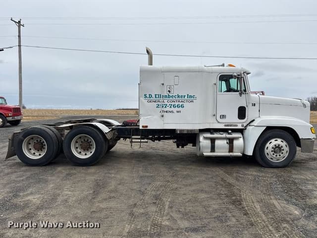 Image of Freightliner FLD equipment image 3