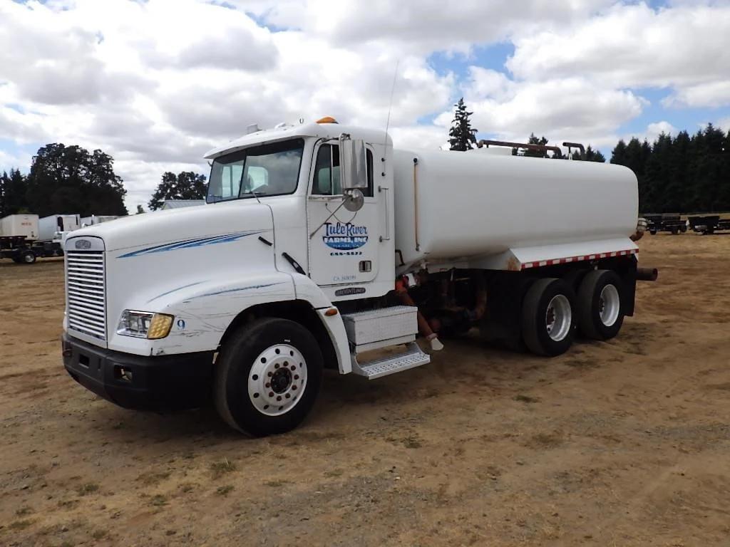 Image of Freightliner FLD112 Primary image
