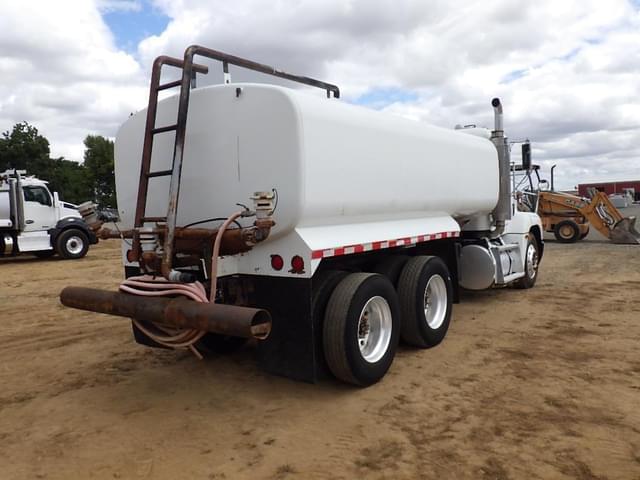 Image of Freightliner FLD112 equipment image 3